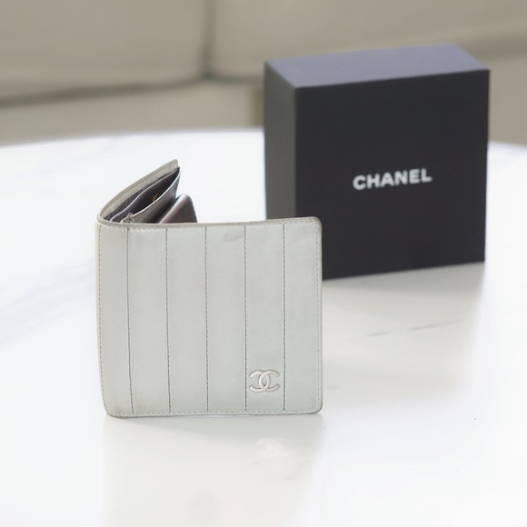 CHANEL Mademoiselle Quilted Bifold Wallet - Picture 9 of 10
